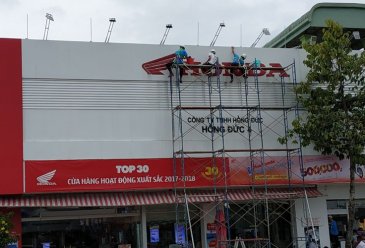 VỆ SINH BẢNG HIỆU ALU