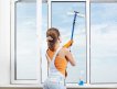 Dịch vụ vệ sinh kính tòa nhà và những điều hữu ích 